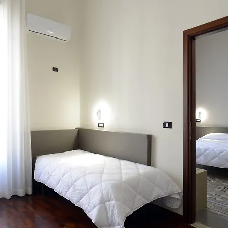 Hotel Roma 62-3